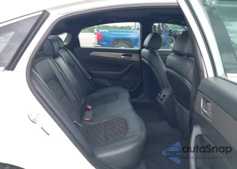 2019 Hyundai Sonata Sport z USA, uszkodzony, nr VIN 5NPE34AF8KH816113